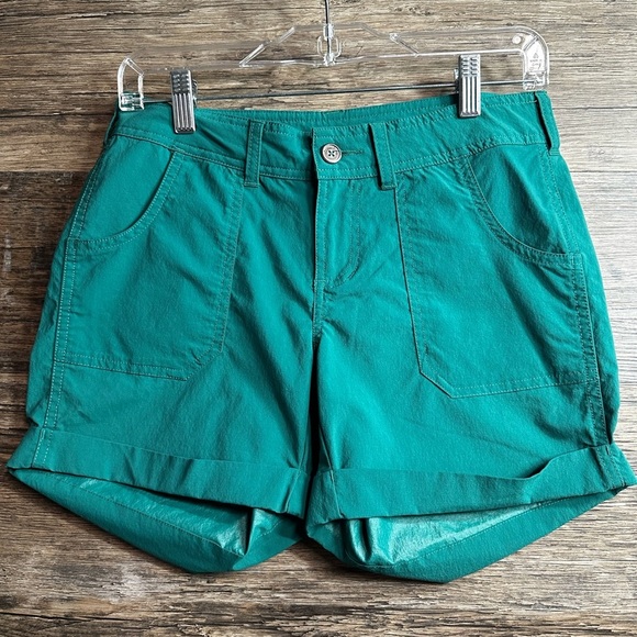 The North Face Emerald Cargo Shorts Relaxed Fit - Picture 1 of 6